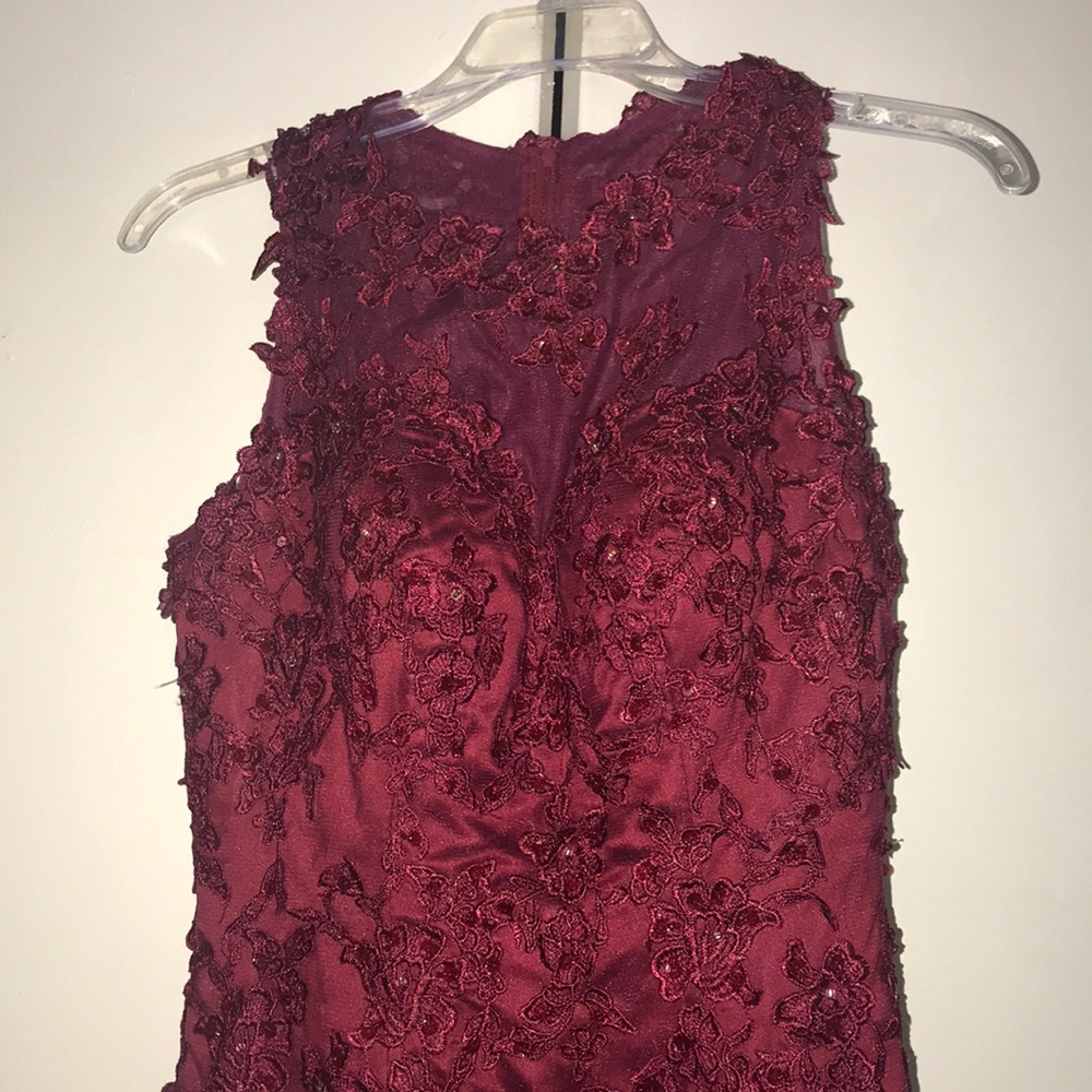 Maroon Prom Dress - NEVER WORN - Picture 5 of 8